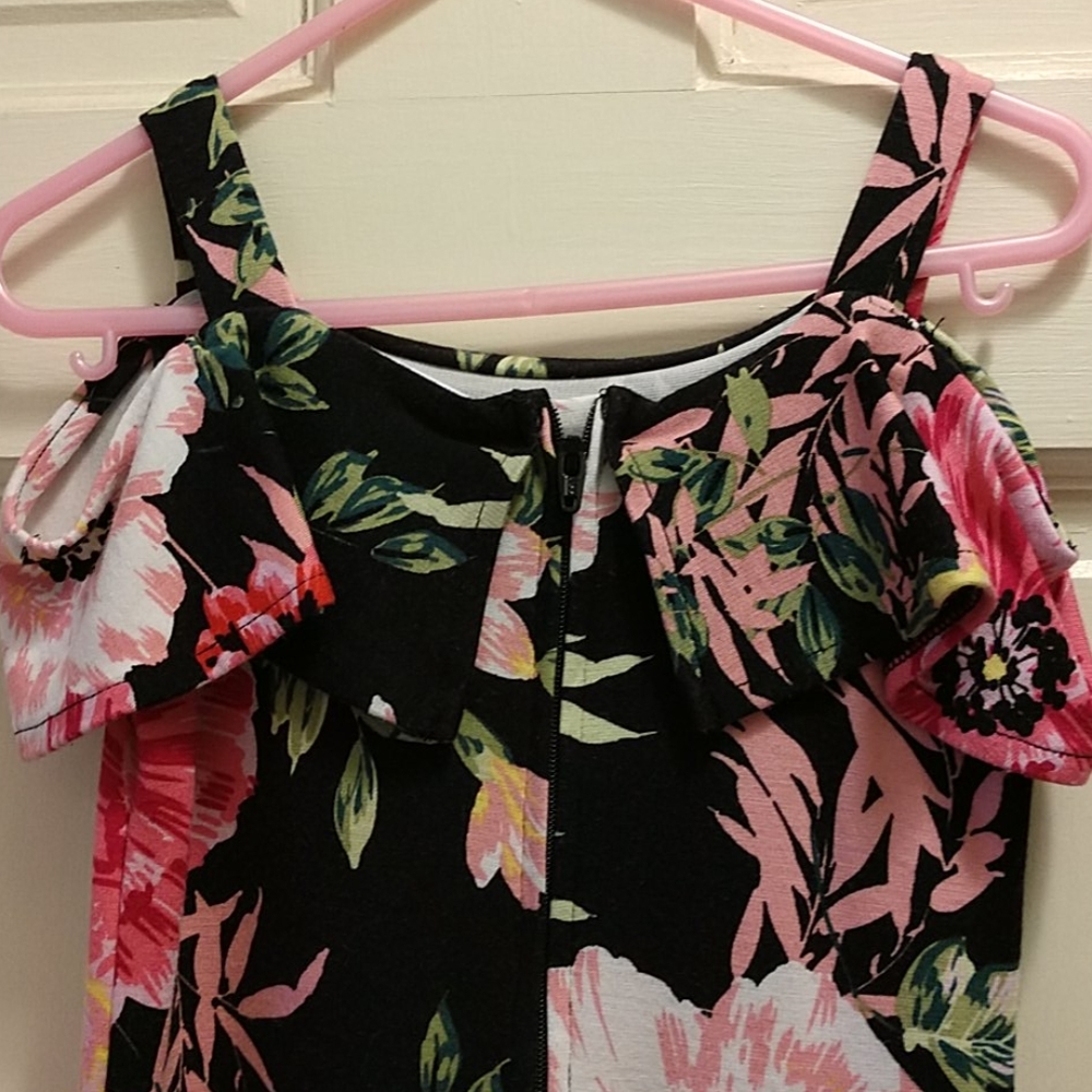Dress - Picture 3 of 3